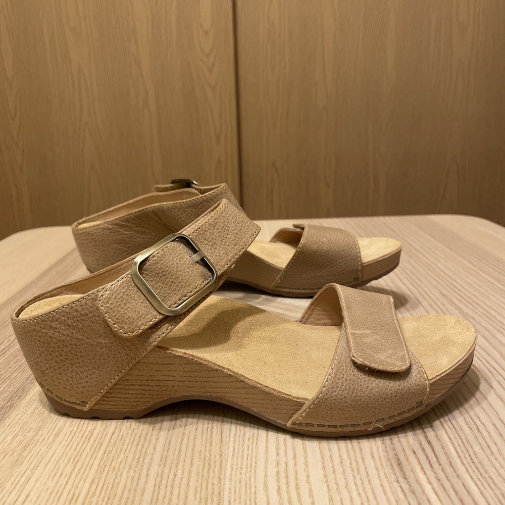 Dansko Tanya Wedge Sandals Women's 10.5-11 EU 41 Tan Leather Platform 1711371600